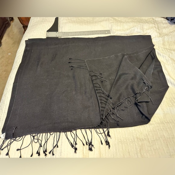 Pashmina Black Fringed Shawl - Picture 2 of 4